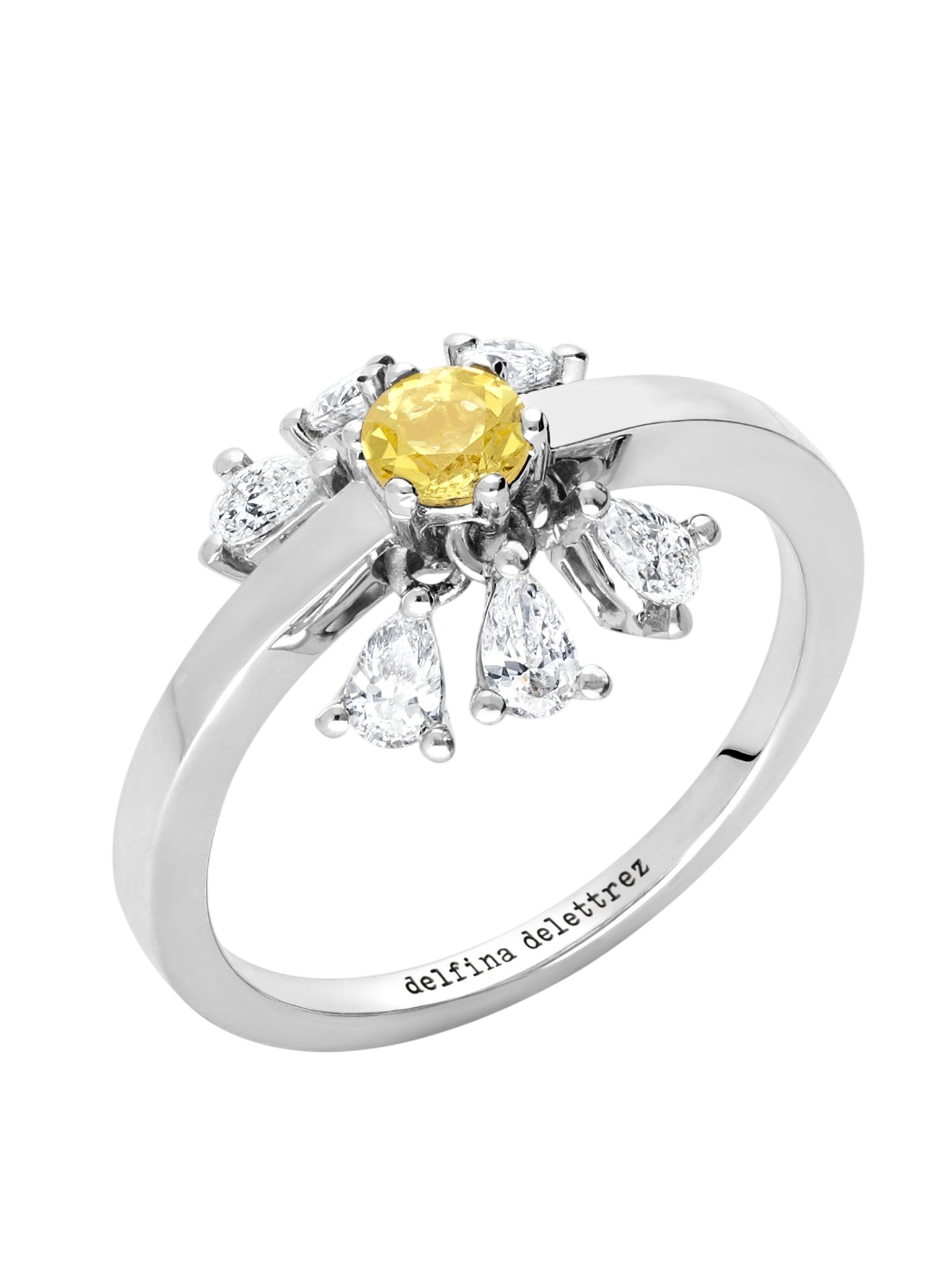 Dancing Diamonds Daisy ring